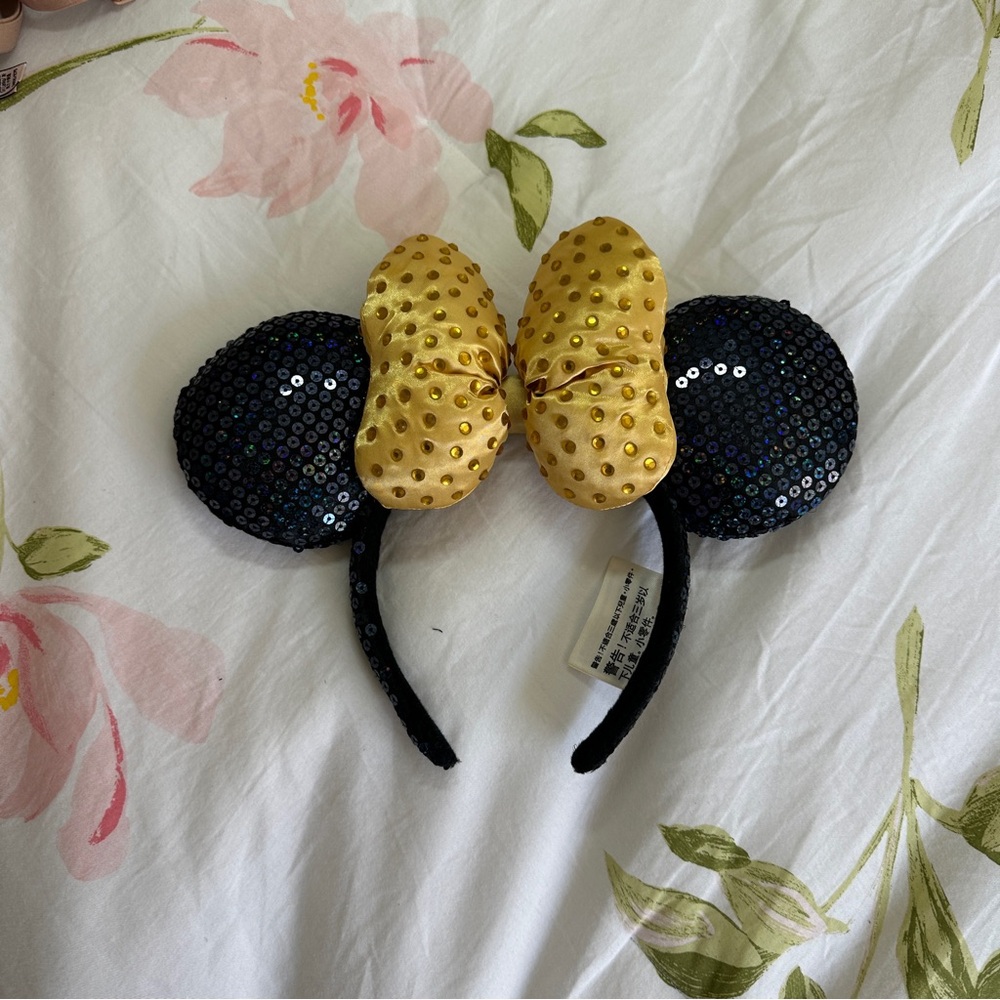 Yellow bow Minnie ears
